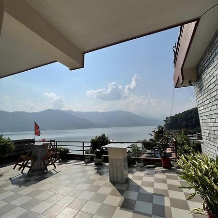 Hotel October Inn Pokhara Extérieur photo