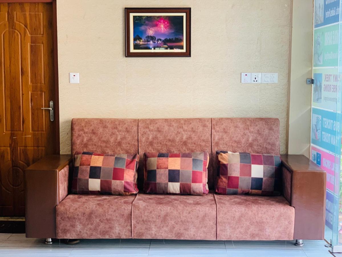 Hotel October Inn Pokhara Extérieur photo