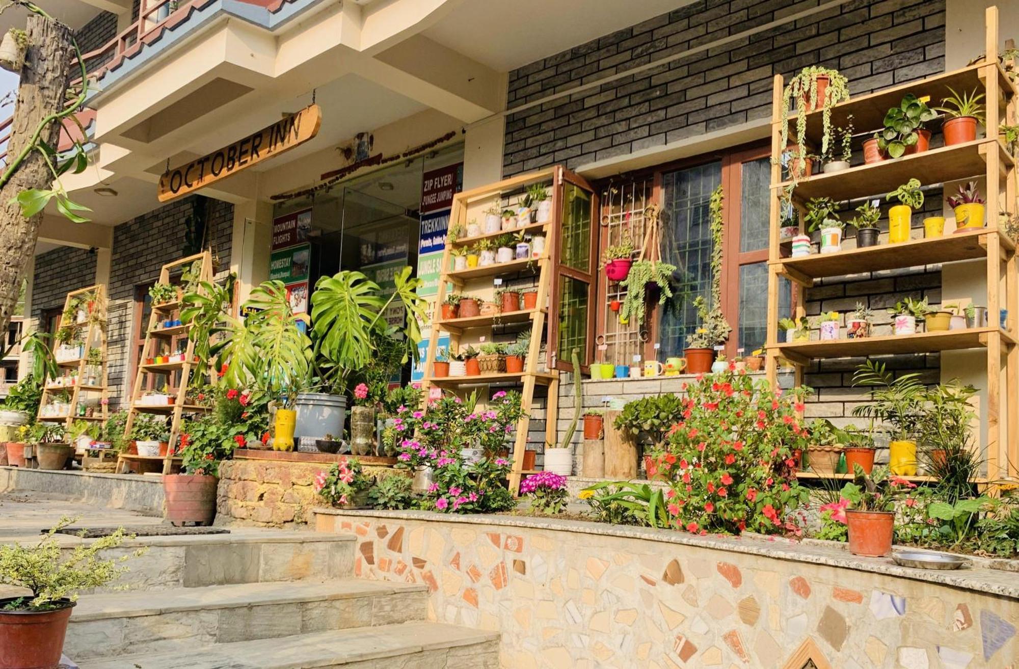 Hotel October Inn Pokhara Extérieur photo