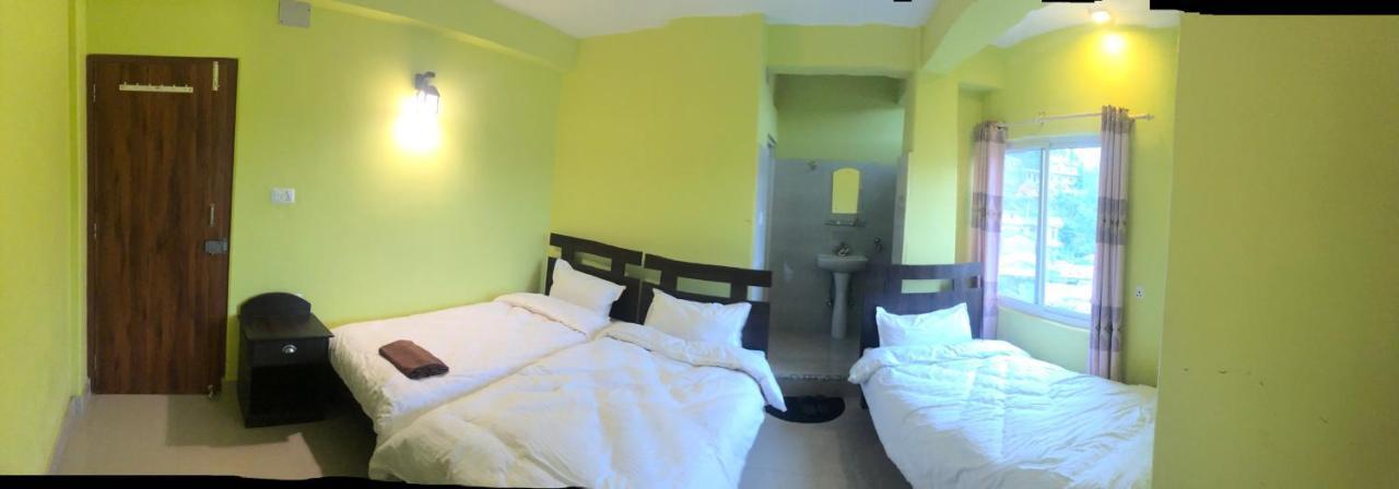 Hotel October Inn Pokhara Extérieur photo