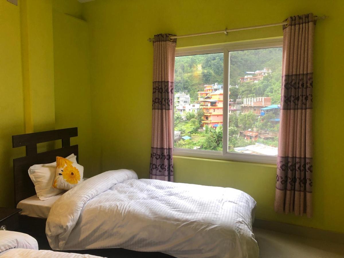 Hotel October Inn Pokhara Extérieur photo
